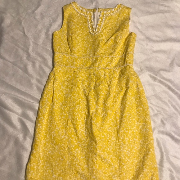 Tahari Dresses & Skirts - Tahari dress
